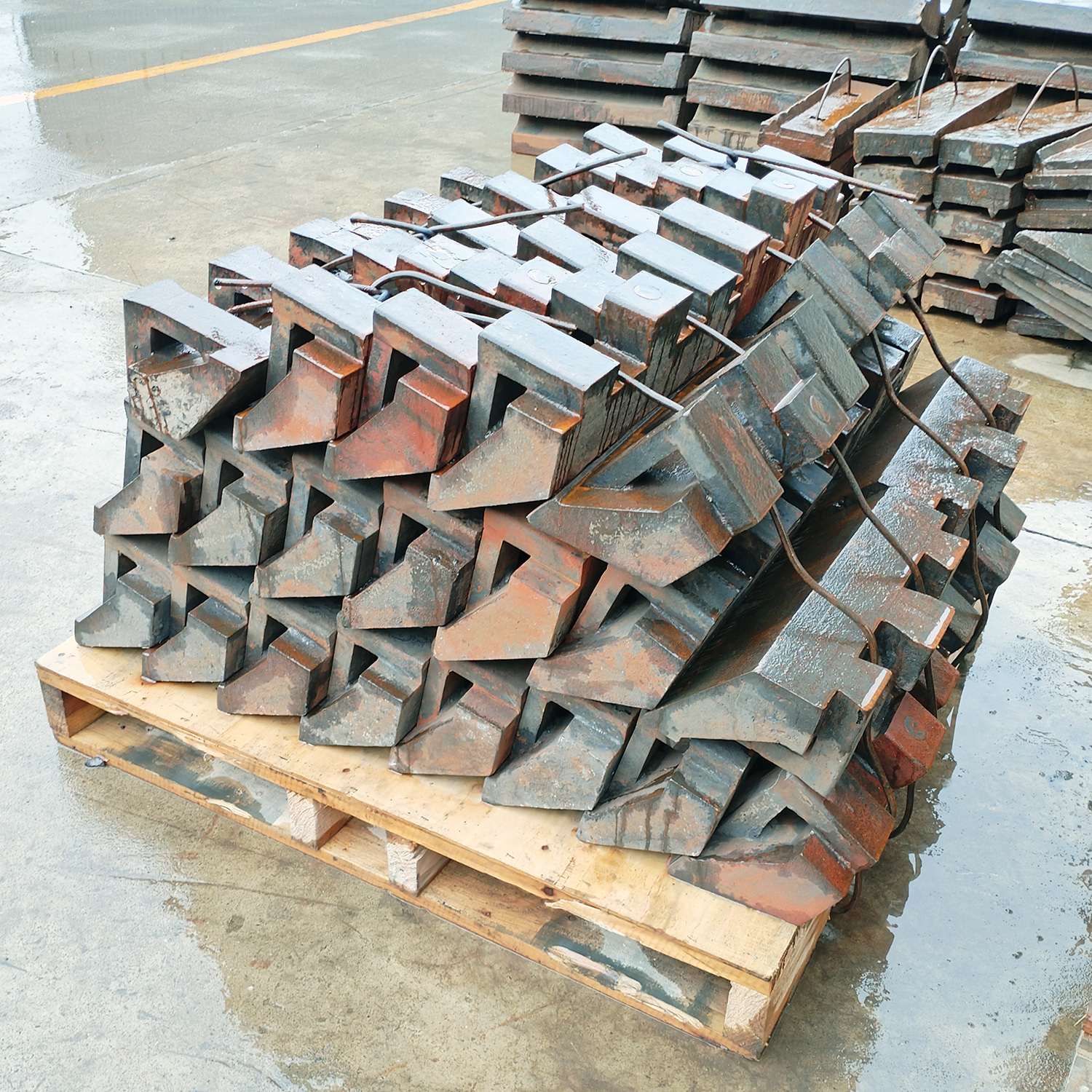 Rubber & Mn-Cr alloy cast composite liner for SAG mill in Mining 