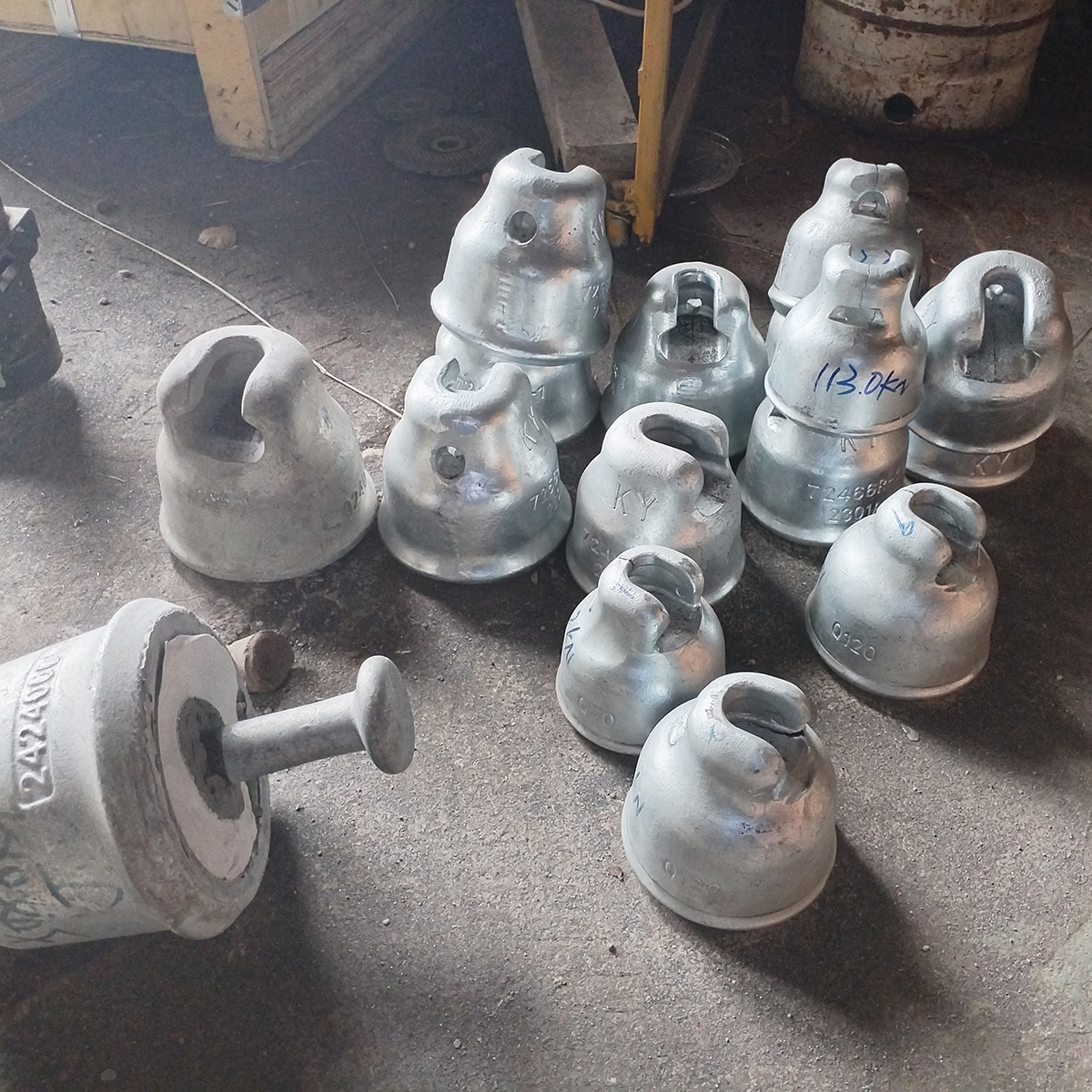 Toughened cast porcelain insulator steel cap for High voltage electromagnetic insulator