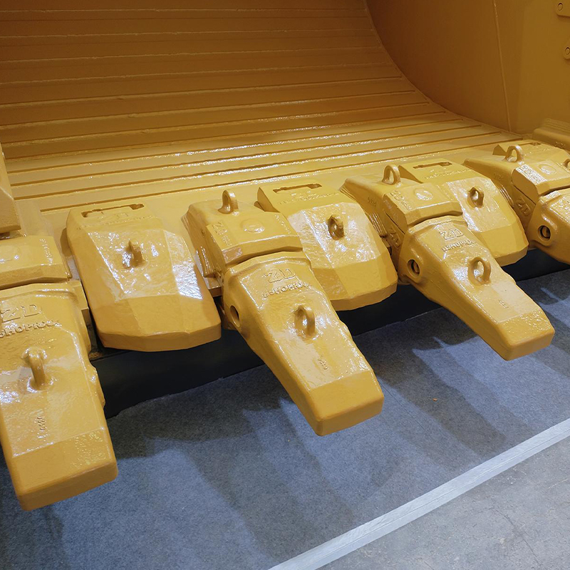High Abrasion-Resistant Alloy Steel Cast Excavator Bucket Teeth & Adapters for Mining
