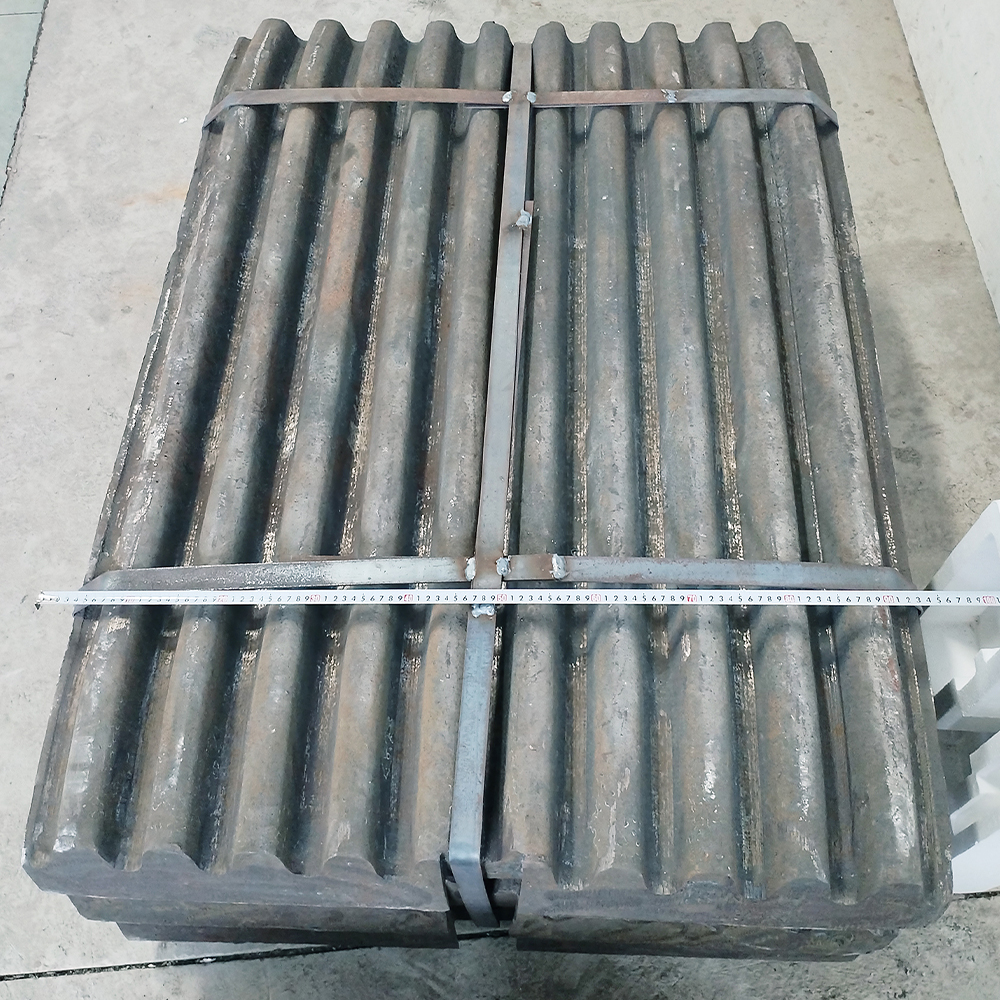 Mn-Cr alloy cast Jaw crusher spare wear parts: Side liner & Jaw plates 