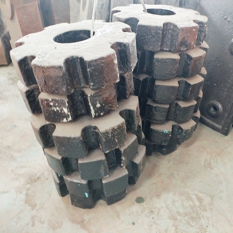  Alloy cast Knife Hammer & liner of metal crusher /grinder for Metal & Waste materials recycling