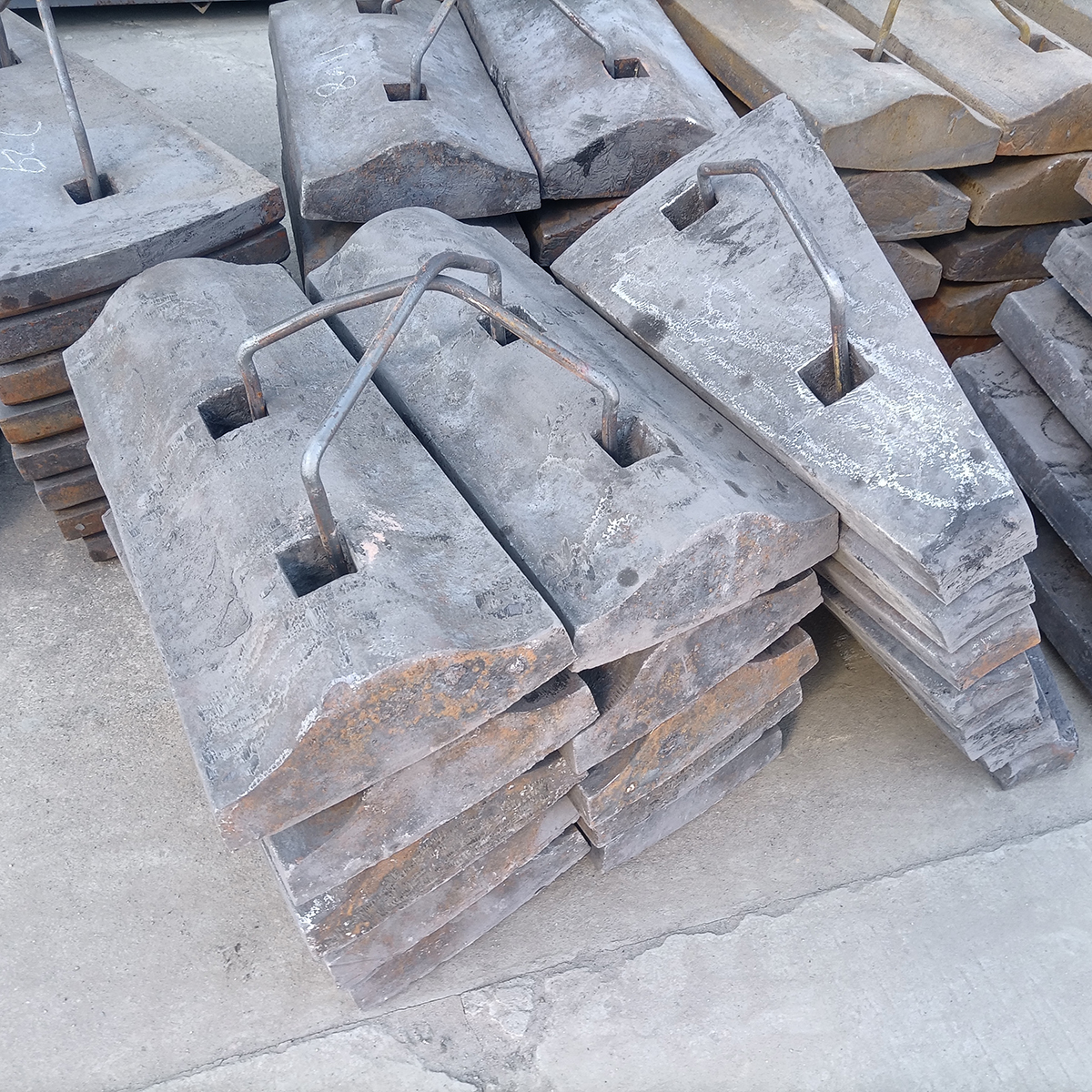 Mn13Cr2 alloy steel cast mill lining board for Mining 21*57 ball mill 